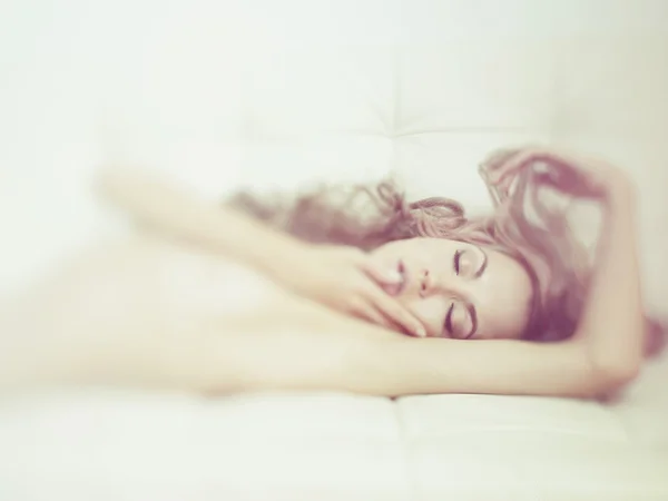 Sensual woman in bed — Stock Photo, Image