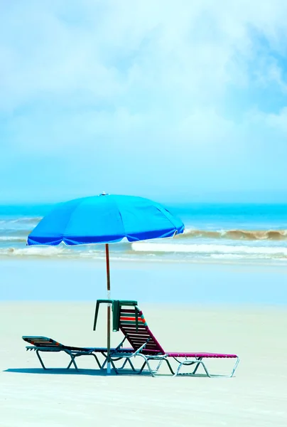 Lounge chair at beach — Stock Photo, Image