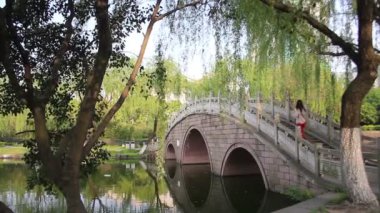 taş kemer köprü ningbo china.moon göl