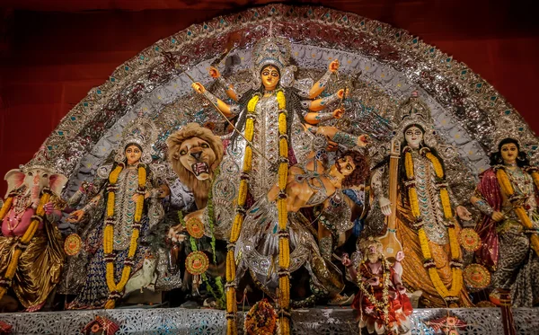 Дурга идол, традиционный, поклонение, индуизм, индуизм, бенгальская культура, экстравагантный, земляной, цветной, путешествия — стоковое фото