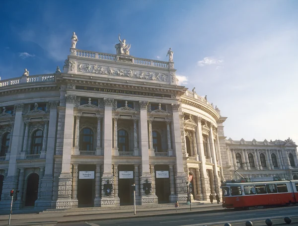 Burgtheater imperial teatern. Wien, Österrike. — Stockfoto