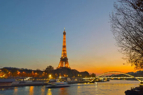 Paris Frankrike November 2021 Paris Skyline Med Upplyst Eiffeltorn Vid — Stockfoto