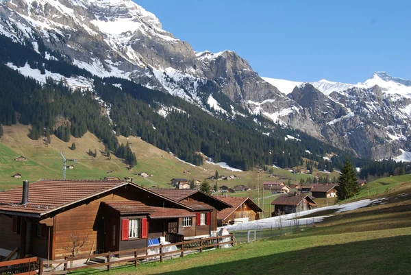 Vista de Adelboden nas montanhas Steghorn Imagem De Stock