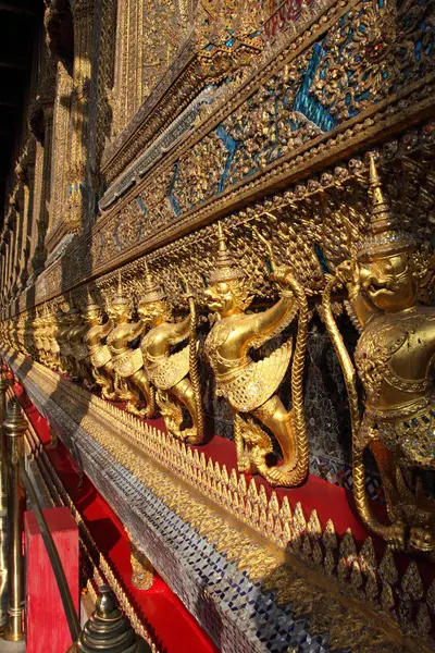 Garuda and Nagas , Bankok, Thailand — Stock Photo, Image
