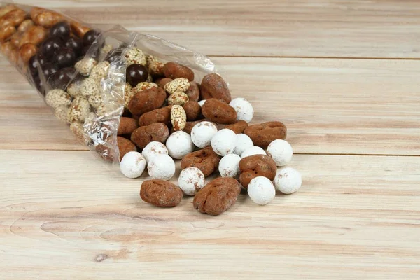 초콜릿 사탕이야 플라스틱 맛있는 과자들 — 스톡 사진