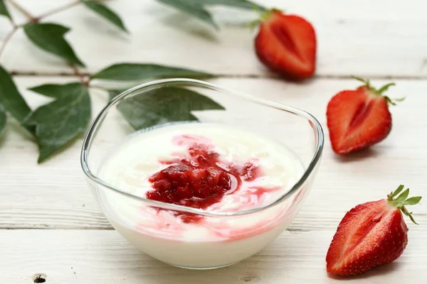 Mascarilla Facial Yogur Fresas Ingredientes Comestibles Para Mascarilla Facial Buena — Foto de Stock