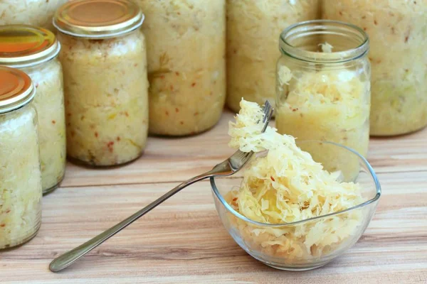 Sauerkraut Fertig Zum Essen Schalen Und Gläsern Hausgemachtes Kraut Mit — Stockfoto