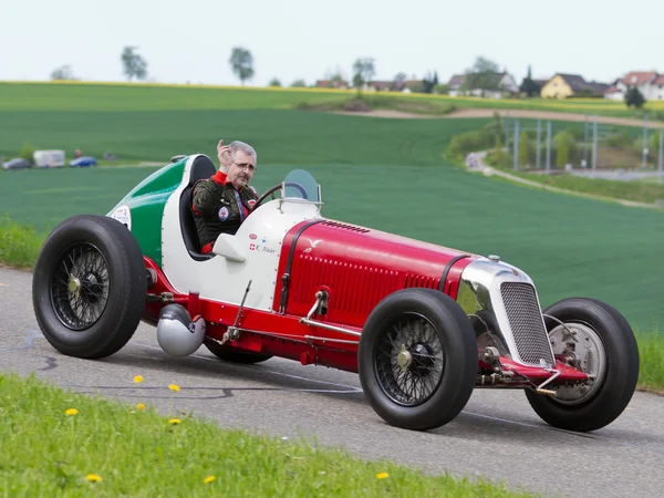 ビンテージ中古戦争レース車マセラティ 1933 年から 8 cm — ストック写真