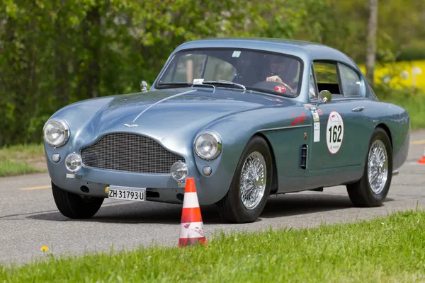 Vintage race touring auto aston martin db2 mk iii van 1958 — Stockfoto