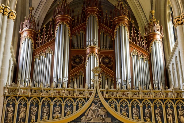 Pfeifenorgel st. nicholas kathedrale fribourg — Stockfoto