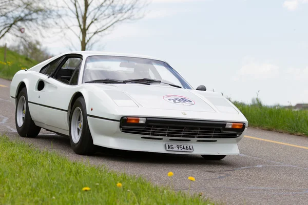 Винтажный автомобиль Ferrari 308 GTB с 1977 года — стоковое фото