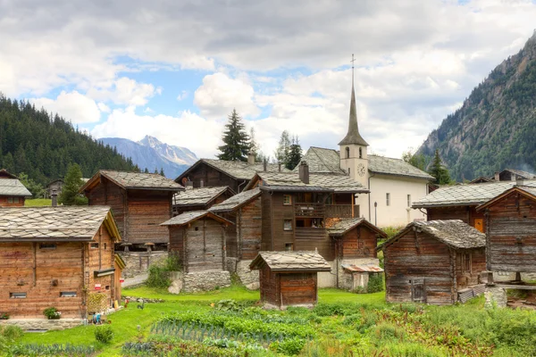 Swiss alpine yerleşim blatten naters, İsviçre — Stok fotoğraf