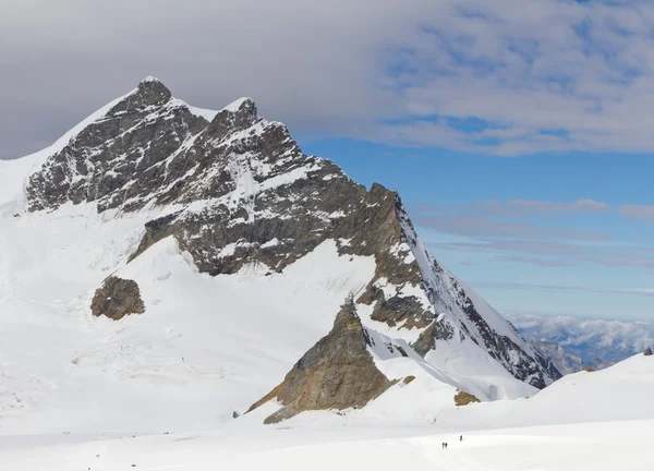 Montaña Jungfrau y estación de montaña Esfinge — Foto de Stock
