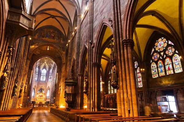 Interior da igreja Freiburg Muenster, Alemanha — Fotografia de Stock