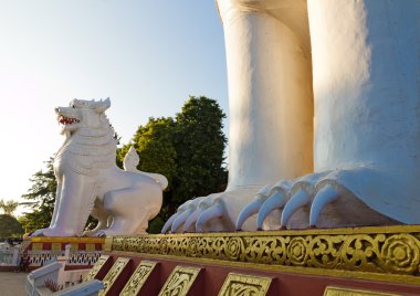 Aslan korunan giriş kapısı mandalay Hill