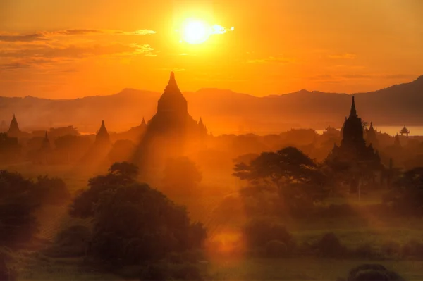 Bagan tempels bij zonsondergang — Stockfoto