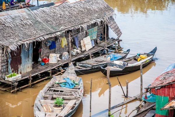 Villaggi galleggianti sul lago Tonle Sap, Cambogia — Foto Stock