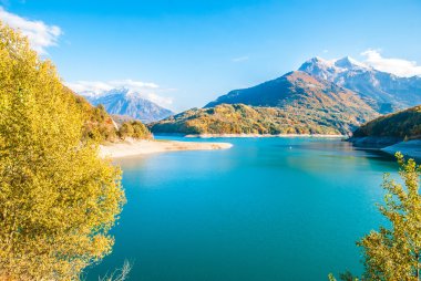 Gölde Fransız alps