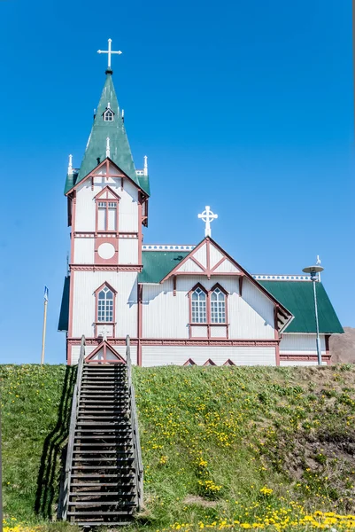 Iglesia helénica típica, Husavik, Islandia — Foto de Stock