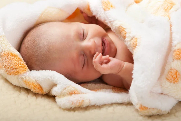 Baby lying and crying — Stock Photo, Image