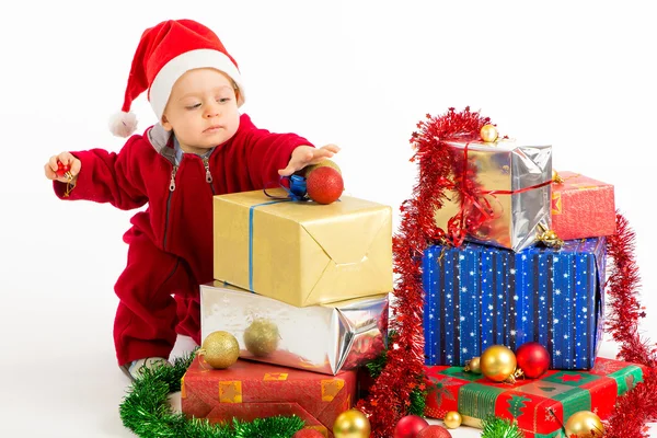 Μωρό με χριστουγεννιάτικα δώρα — Φωτογραφία Αρχείου