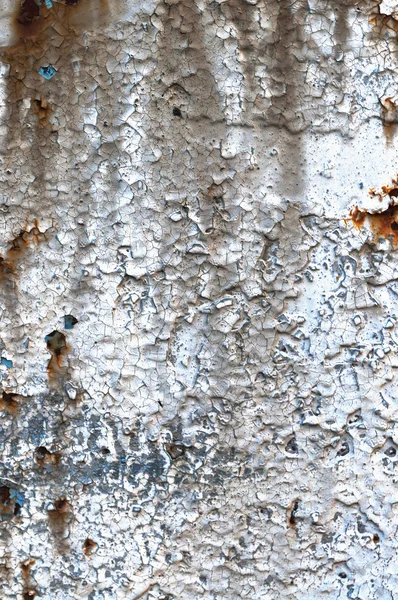 Alte verwitterte Grunge Rost Farbe-Schale rostige Metallstruktur, detaillierte vertikale Makro-Nahaufnahme, natürlich rostige strukturierte Körnung grungy lackiert metallischen Hintergrund Muster, hellgrau, weiß blau — Stockfoto