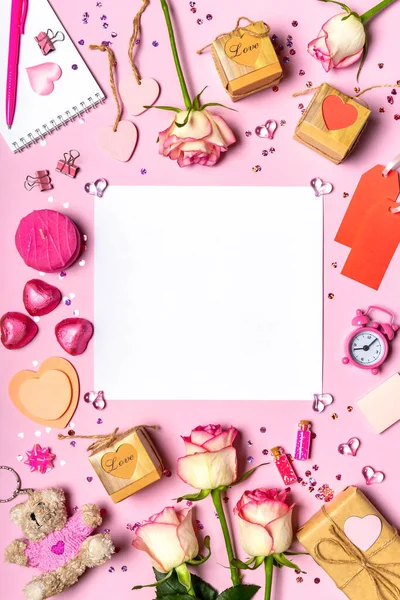 Boldog Valentin Napot Rózsa Virágok Szív Ajándékok Dekoratív Tételek Rózsaszín — Stock Fotó