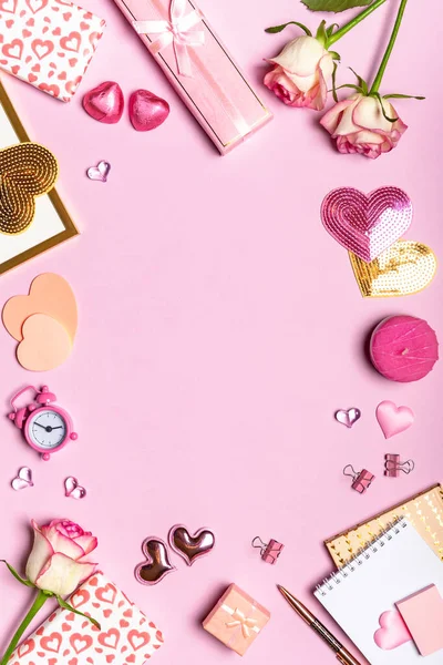 Buon San Valentino Cornice Fatta Fiori Rose Cuori Regali Oggetti — Foto Stock