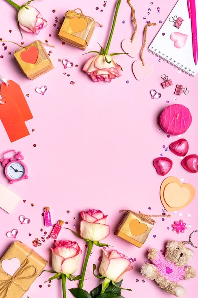 Alles Gute Zum Valentinstag Rahmen Aus Rosen Blumen Herzen Geschenken — Stockfoto