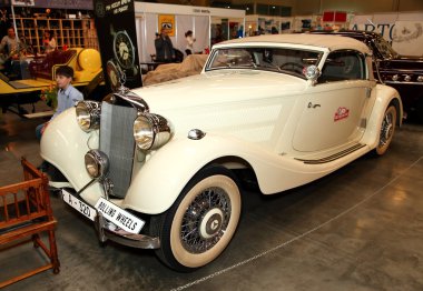 Moskova, Rusya - 9 Mart: retro otomobil mercedes-benz,