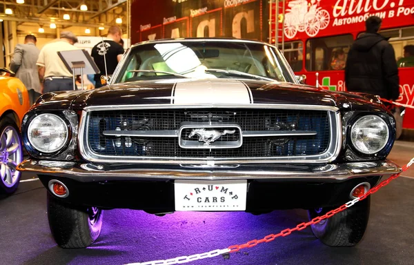 MOSCOW, RUSSIA - MARCH 9: Retro automobile Ford Mustang at the X — Stock Photo, Image