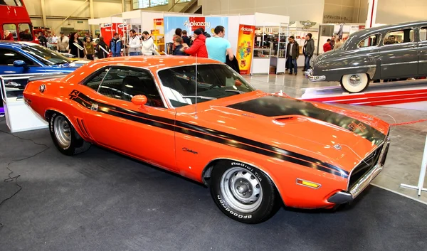 MOSCOU - 9 MARS : Dodge Challenger est exposé à la XXI Interna — Photo