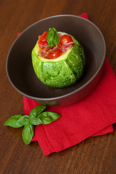 Gefüllte Zucchini — Stockfoto