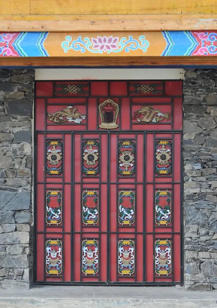 Drzwi z tybetańskiego stylu — Zdjęcie stockowe