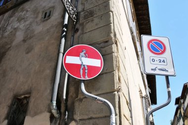Photo of interesting traffic signs in Florence, Italy