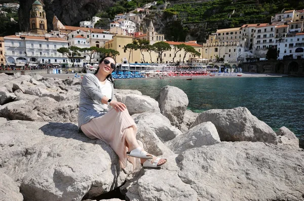 Photo Asian Woman Amafi Mediterranean Beach Naples Italy — Fotografia de Stock