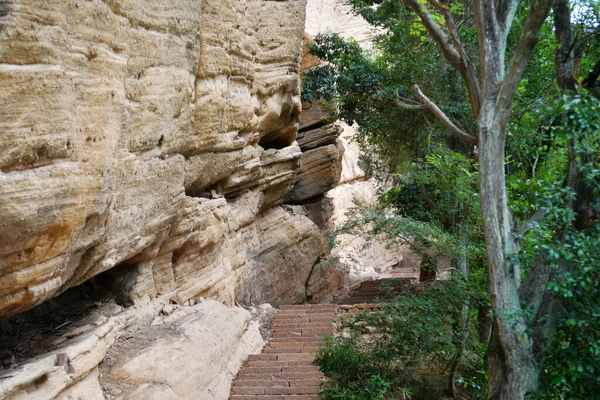Photo Stone Paths Rocky Cliffs Mountains — Stockfoto