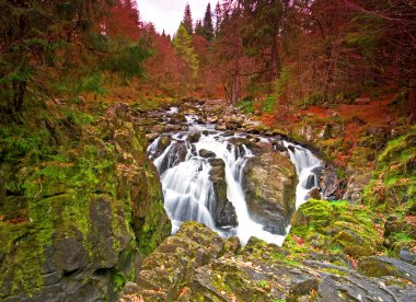Dunkeld şelale İskoçya