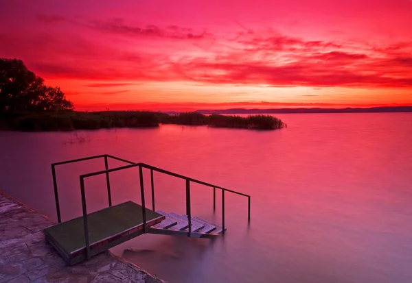 Lago Balaton con una puesta de sol muy agradable — Foto de Stock