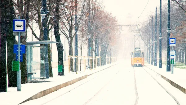 Tramvay ve temel — Stok fotoğraf