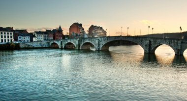 eski köprünün Namur