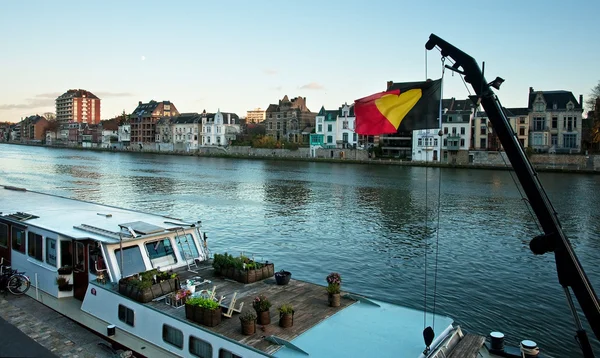 Alte Brücke in neuem Glanz — Stockfoto