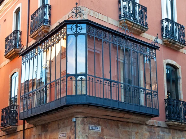 Bonita casa en el casco antiguo de Salamanca — Foto de Stock