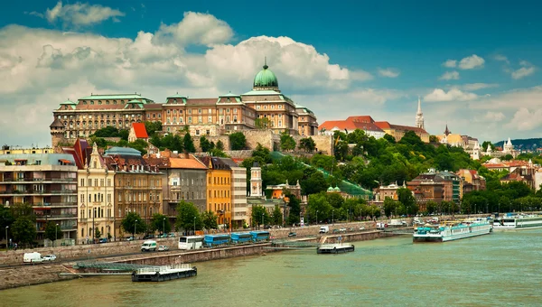 Domy v městě Budapešť — Stock fotografie