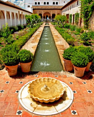 Çeşme alhambra generalife bahçeleri