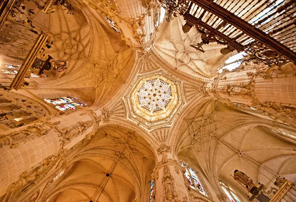 Interior of the famous cathedral of Burgos — Stock Photo, Image
