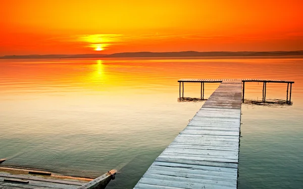 Λίμνη Μπάλατον με ένα πολύ ωραίο ηλιοβασίλεμα — Φωτογραφία Αρχείου