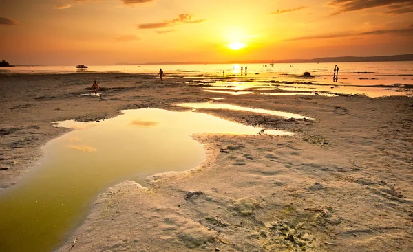 Het Balatonmeer met een zeer mooie zonsondergang — Stockfoto