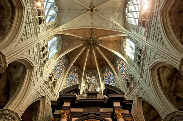 Interior of the famous cathedral — Stock Photo, Image