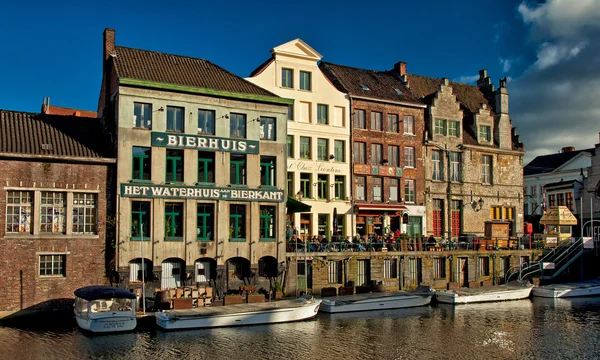 Nice canal with houses — Stock Photo, Image